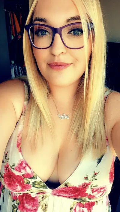 Nottingham whore wife. Anyone know her? Notts bbw milf pawg slut cover image