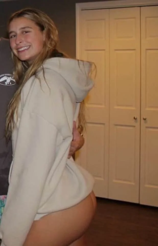 Sexy PAWG college teen Makena image 7