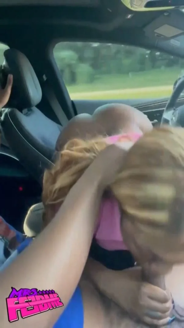 MrsFeedMe Giving Head While Driving image 4