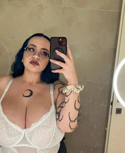 Praying this kind of BBW finds me💯❤️ cover image