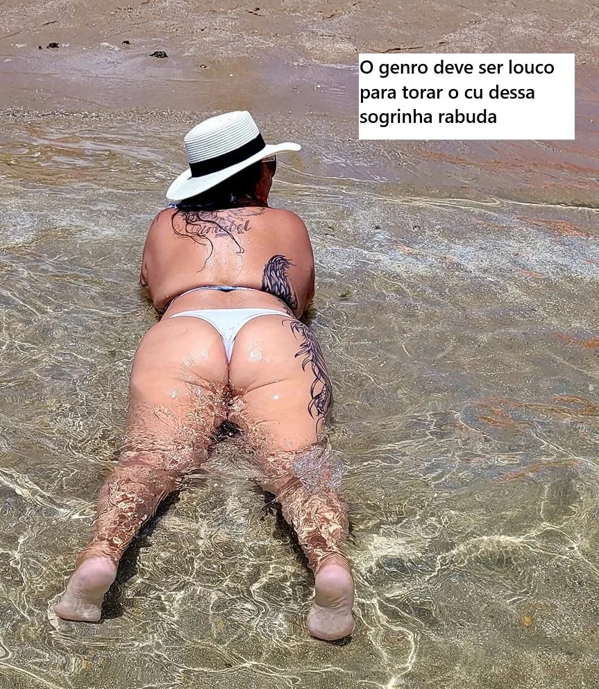 Coroa mãe de familia e suas filhas de bikini. image 18