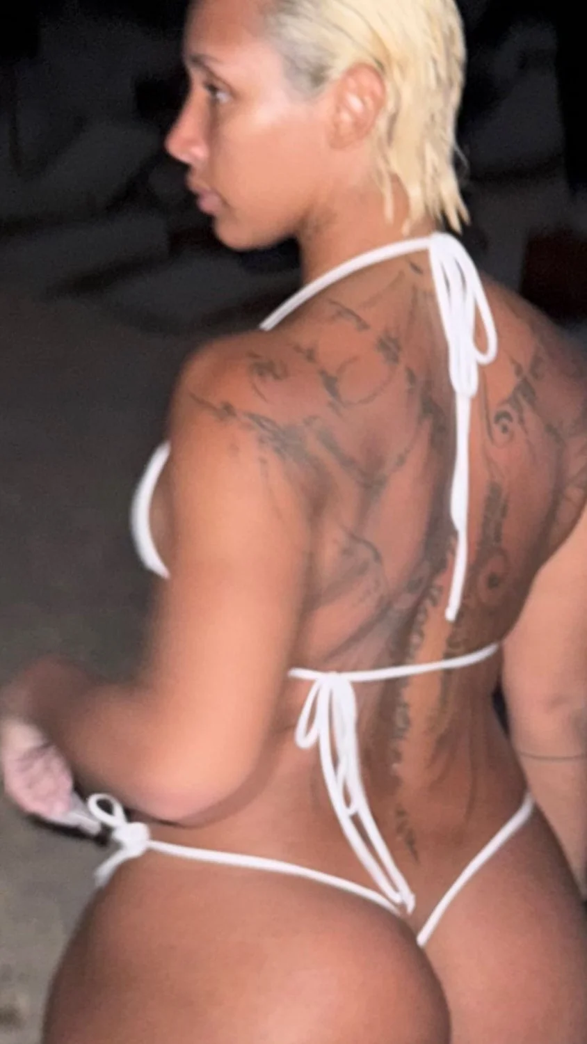 Sexy lightskin mature image 2