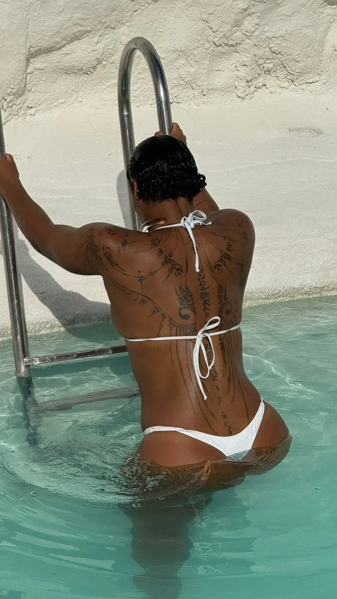 Sexy lightskin mature image 5
