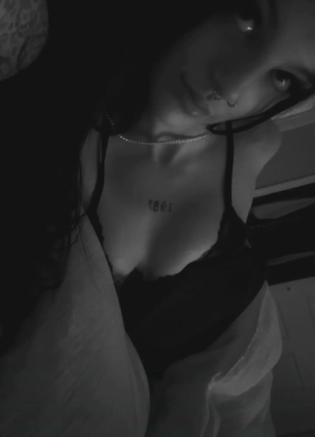 smoking hot petite whore Emma image 15