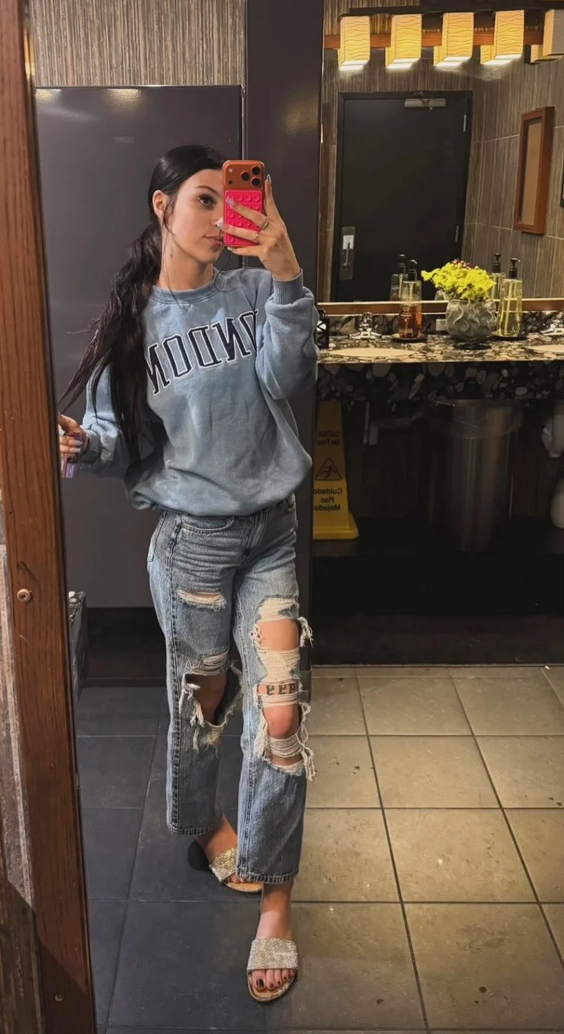 smoking hot petite whore Emma image 16