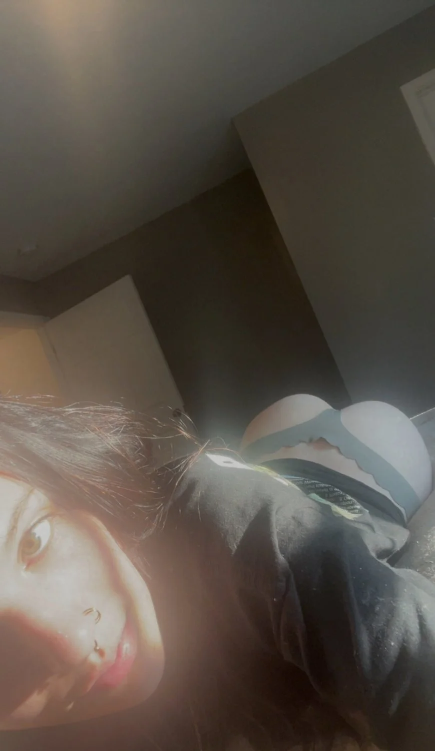 smoking hot petite whore Emma image 36