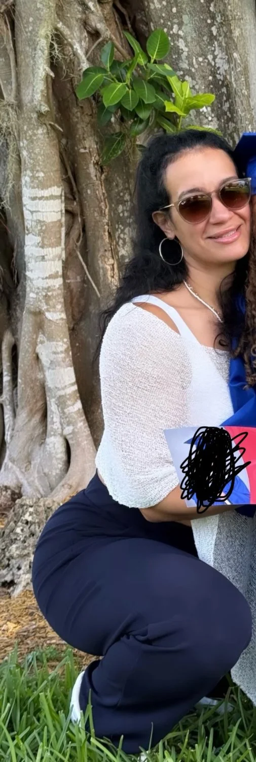 STACKED sexy thick Latina MILF image 3