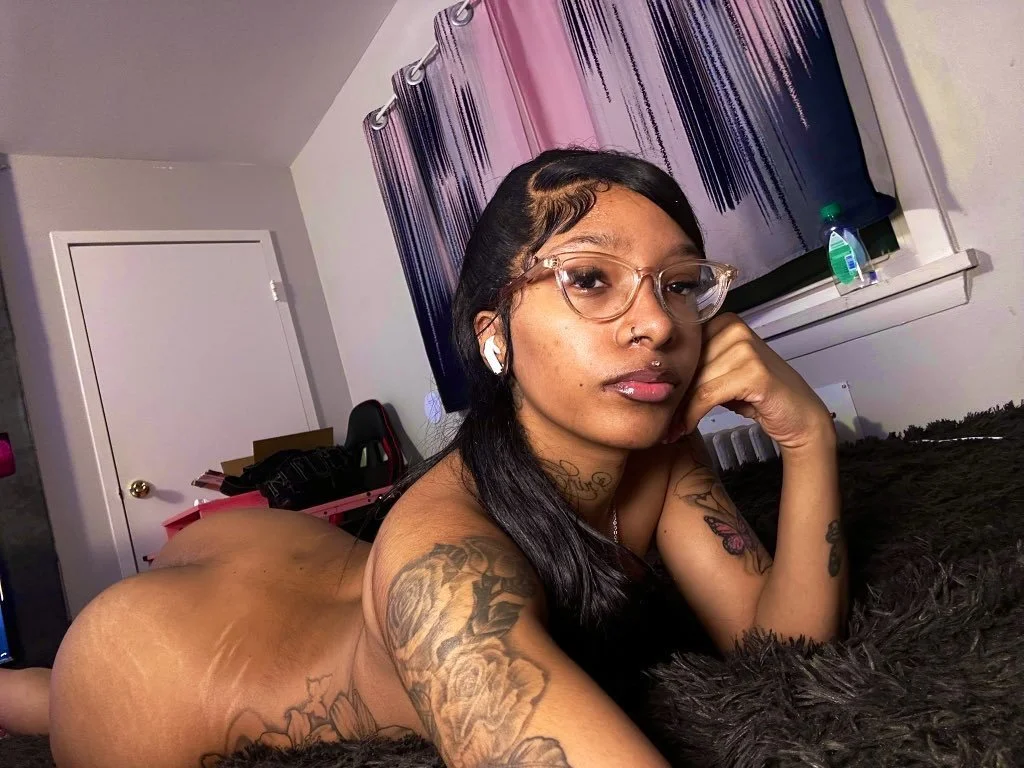 Slim & Sexy Bajan 🇧🇧 image 4
