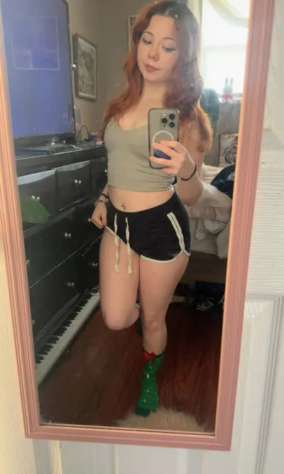 Baby Belen. Hot 🔥 Petite de Pezones parados. Medianas Tetas😋 cover image