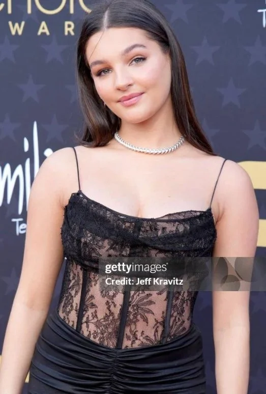 BILLIE BOULLET image 9