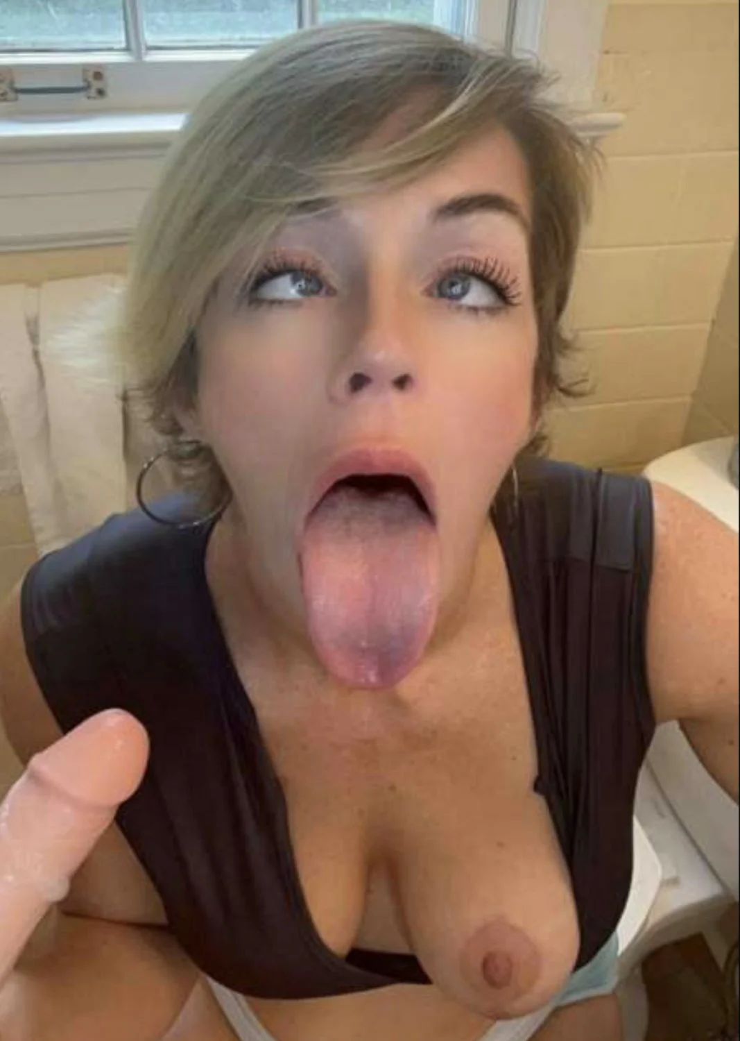 ahegaomilf image 10