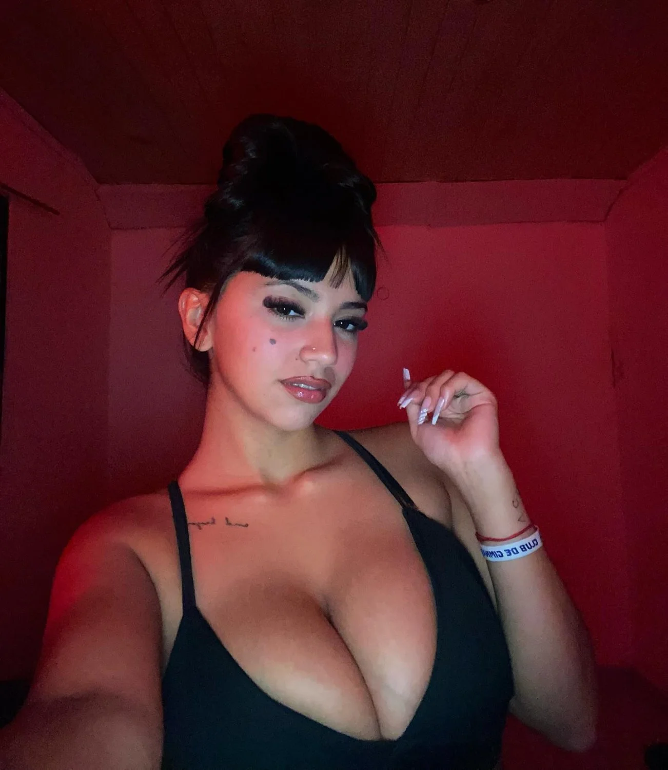 UNKNOWN 08 - BUSTY ARGETINIAN & SELLS CONTENT TOO, NAME'S VALEN (PART 01) image 37