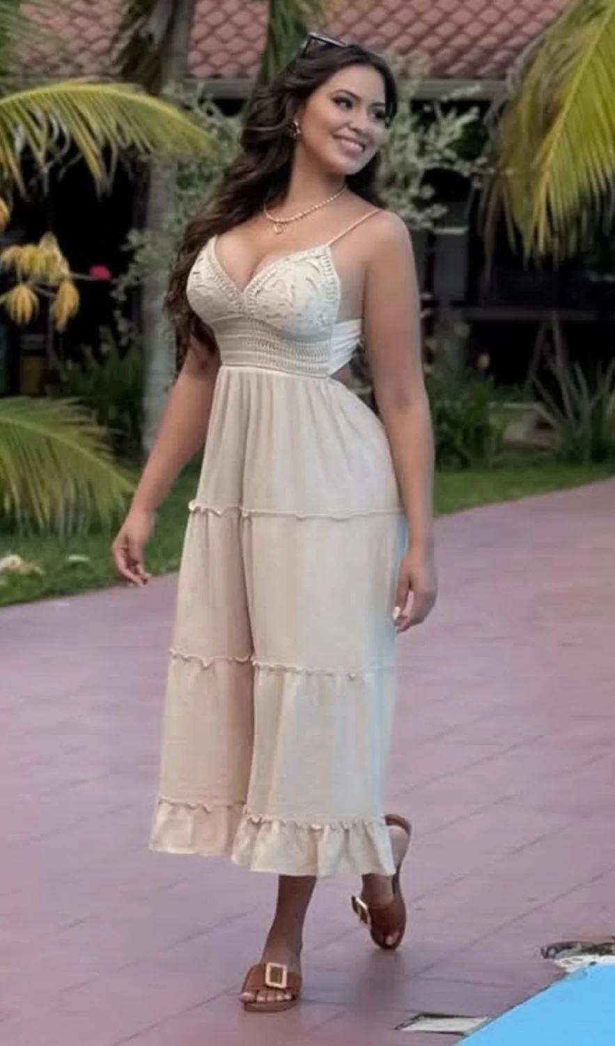 Alejandra Rubio looking sexy in dress image 2