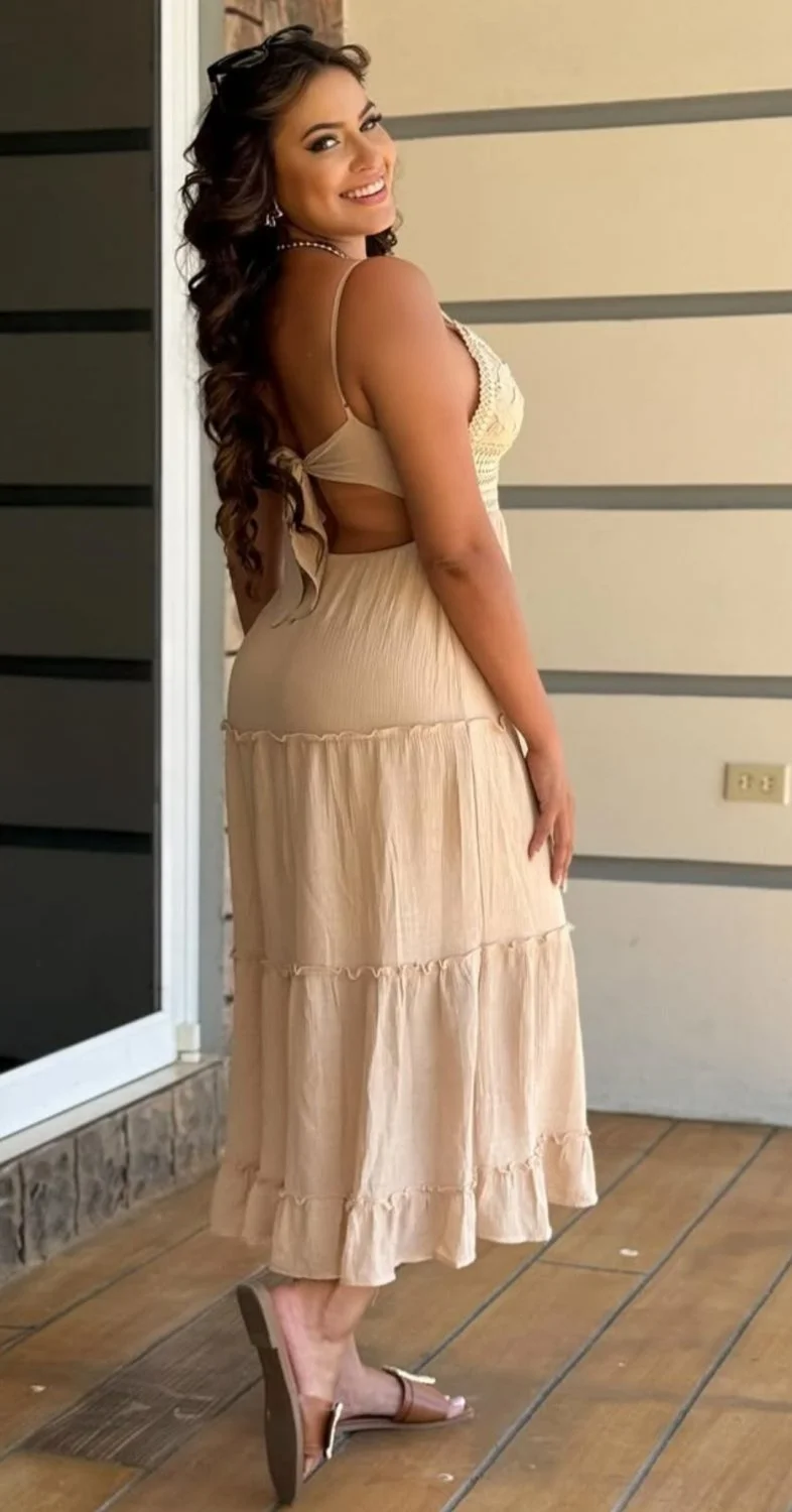 Alejandra Rubio looking sexy in dress image 4
