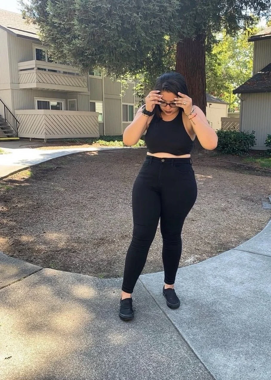 A followers hot mom 😍😍😍 image 3