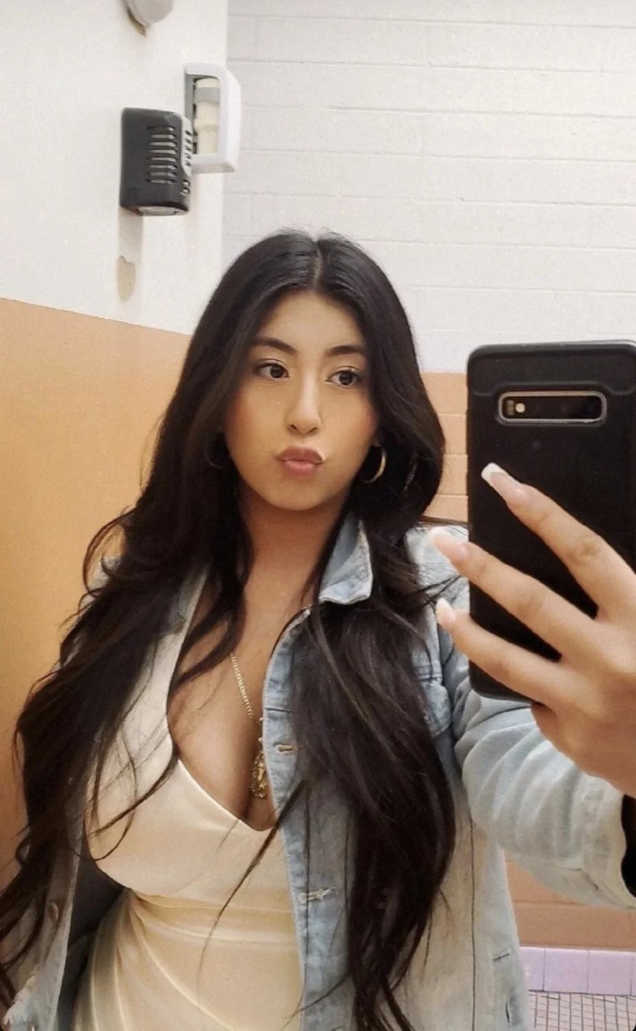 thick teen baddie latina leaked image 4