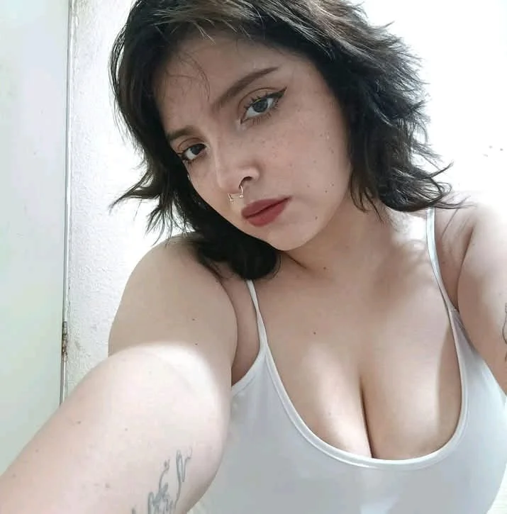 Rica chichona main image