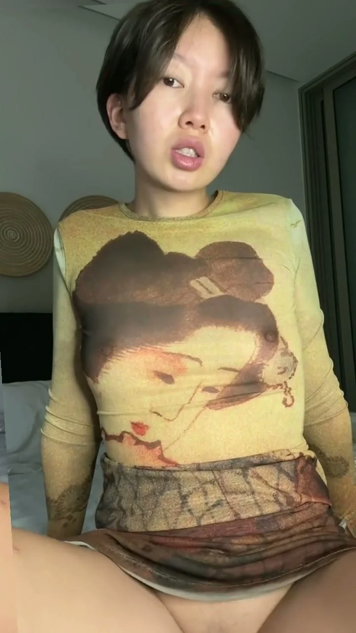 🔞 petite body stunning slut pussy eating shaved pussy nude 🍑💦 OF image 5