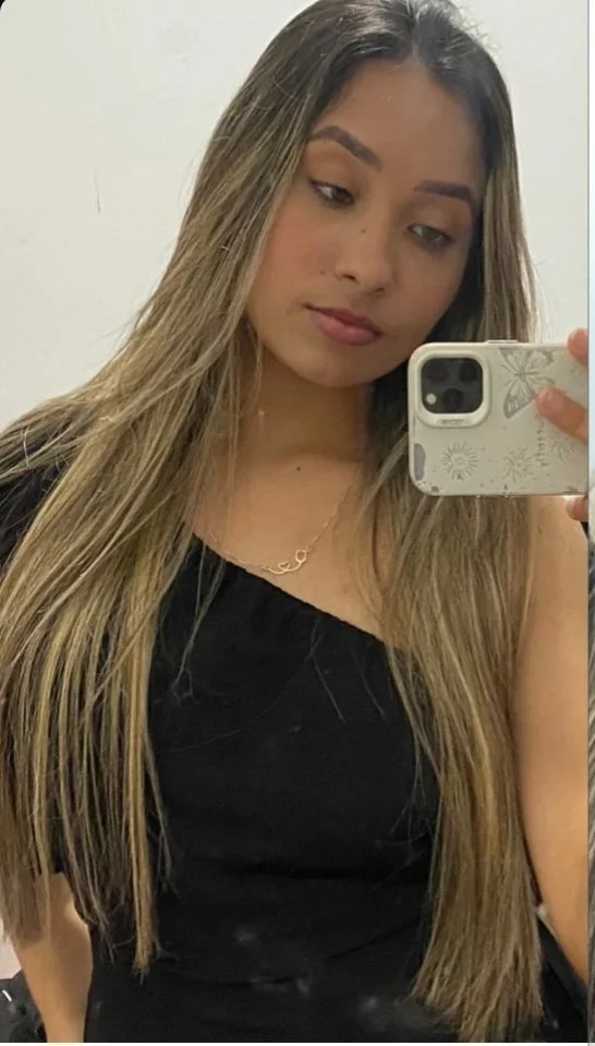 Vazou fotos de novinha gostosa mostrando sua bucetinha do amante image 3