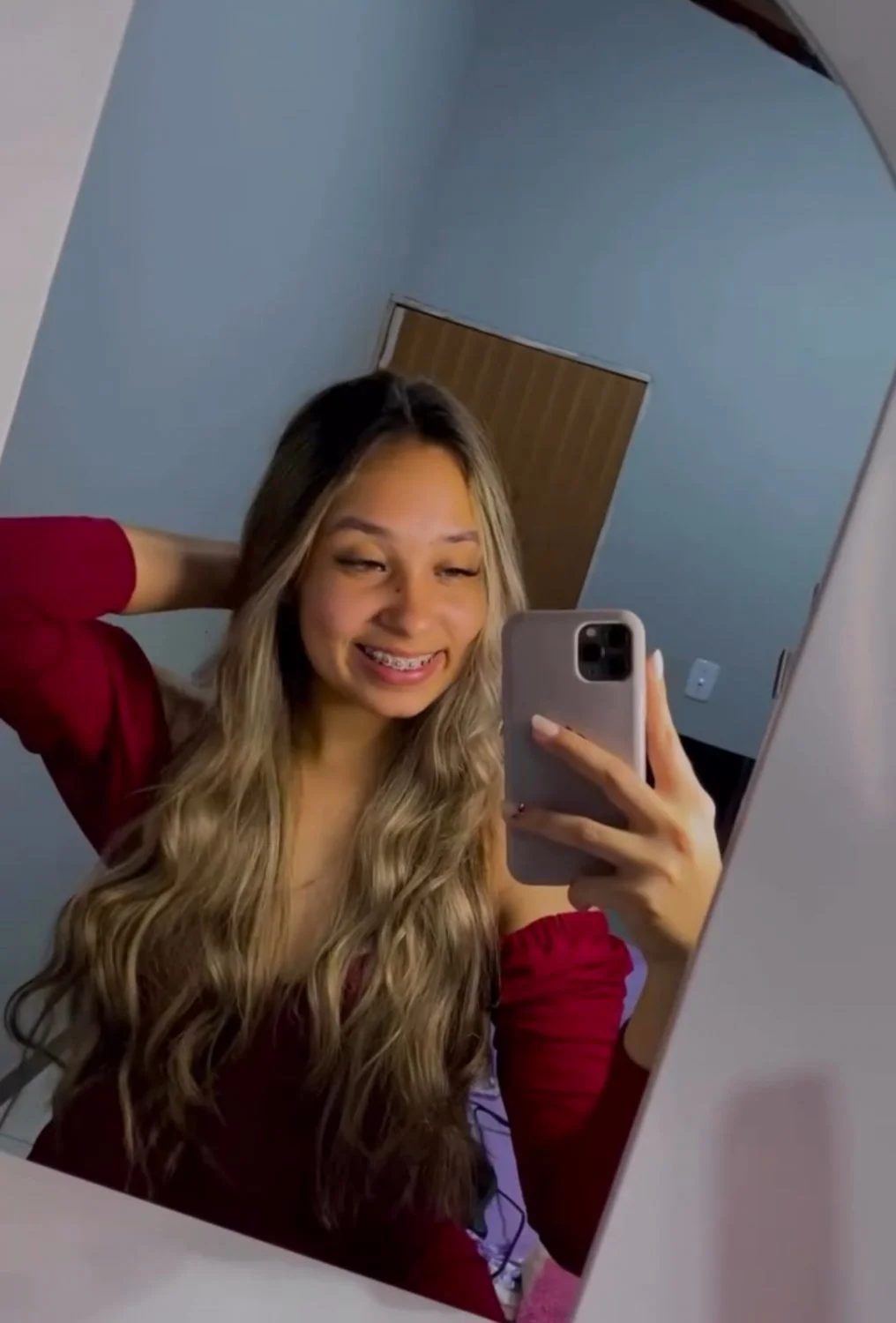 Vazou fotos de novinha gostosa mostrando sua bucetinha do amante image 9