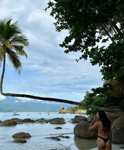 Pediu pra se exibir aqui moreninha 18y cover image