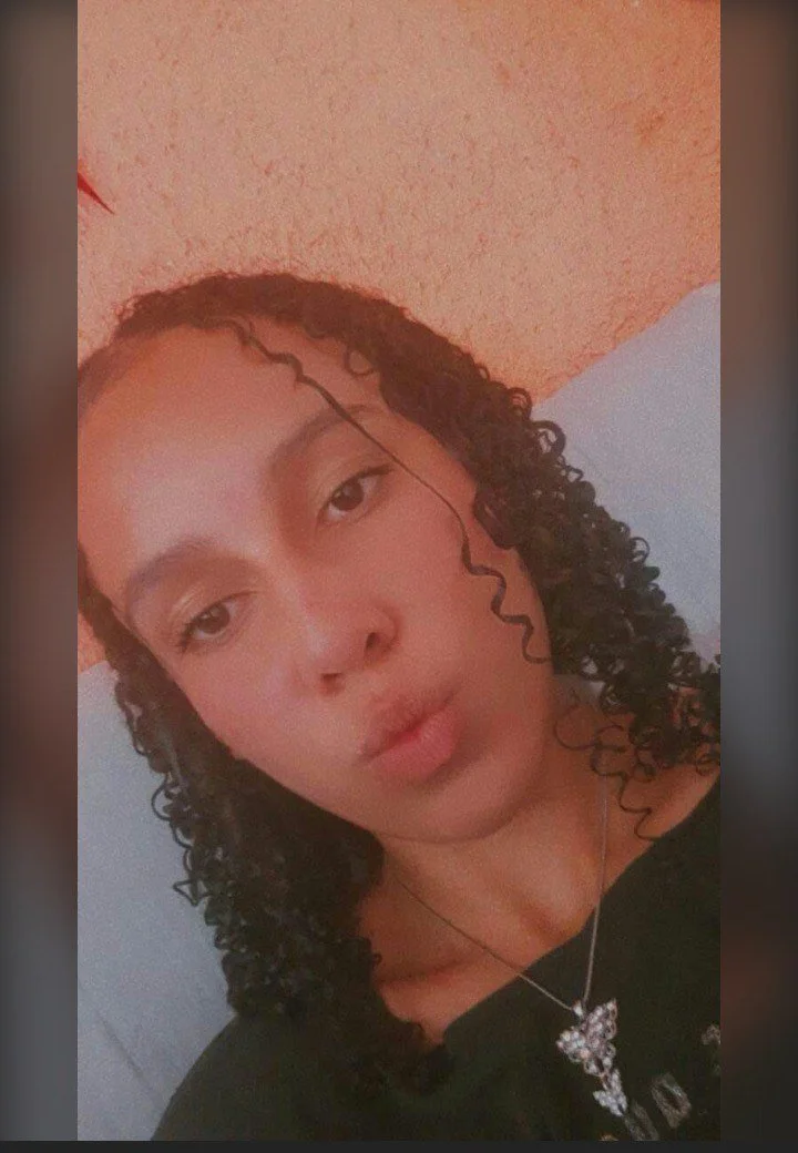 Morena greluda ficou famosinha mostrando a xota carnuda na Net image 6
