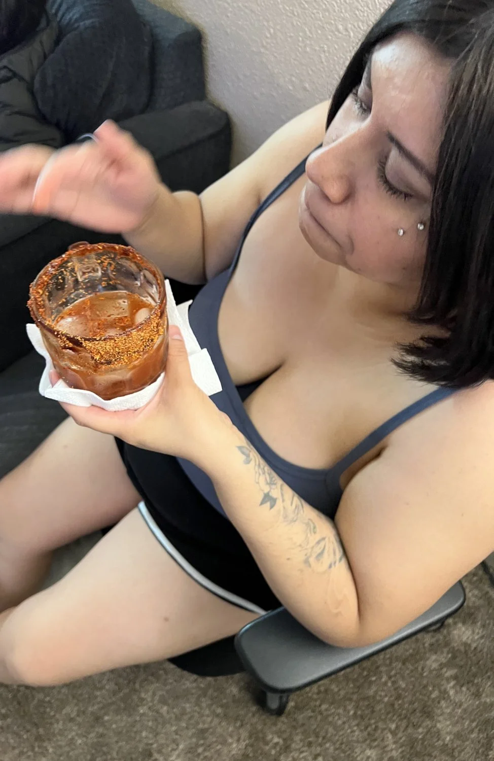 Can’t stop staring at my sisters boobs image 14