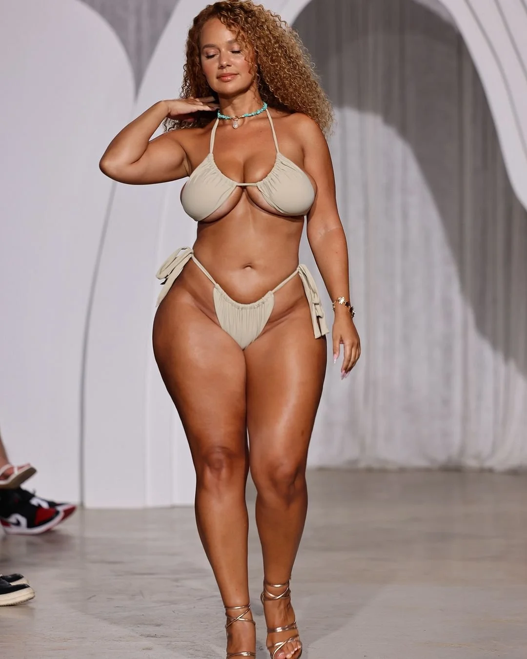 Thick ebony redbone Pamela Alexandra image 20