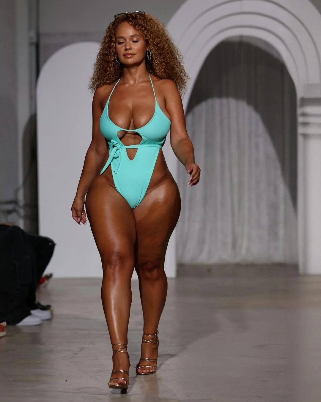 Thick ebony redbone Pamela Alexandra image 22