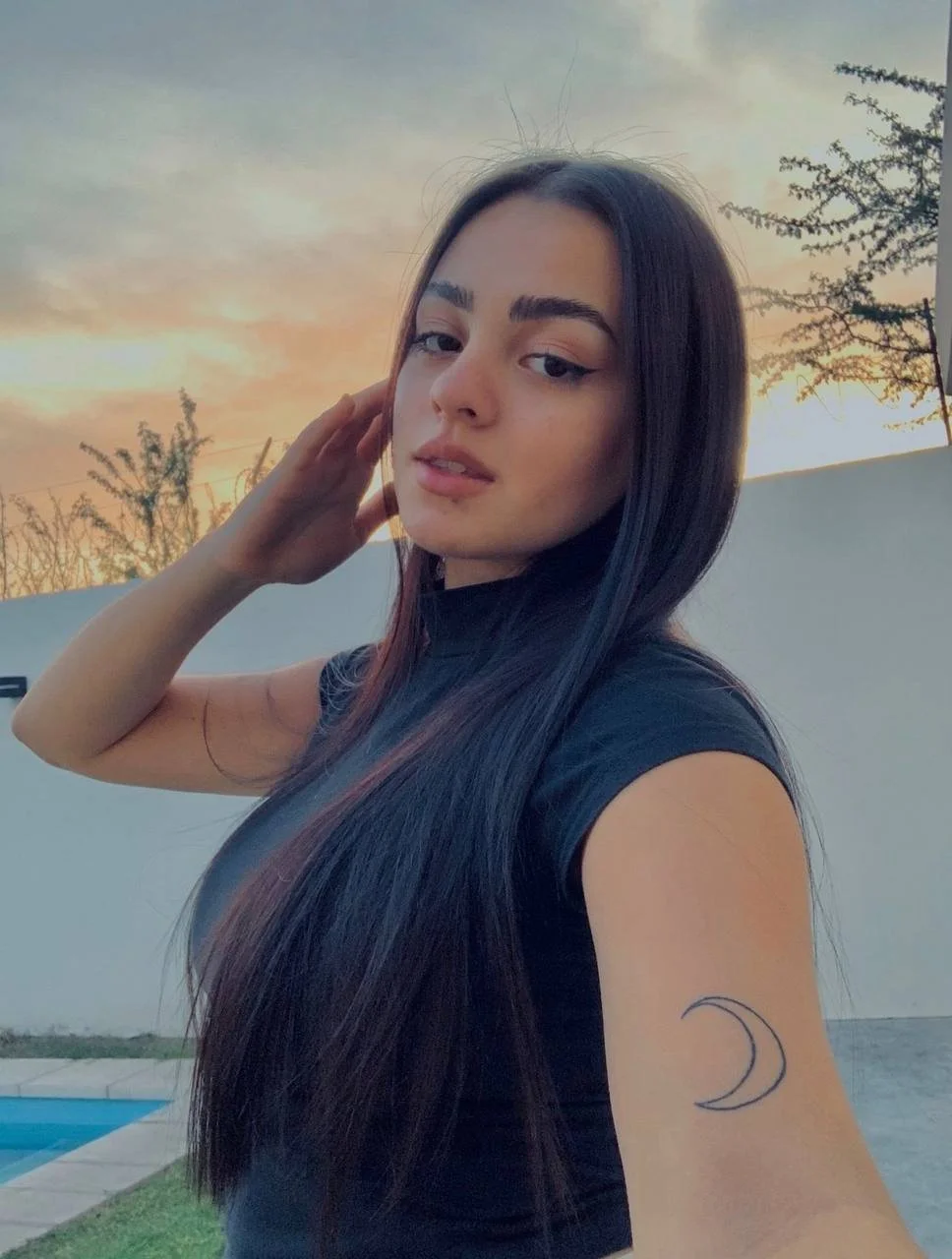 Novinha puta gostosa caiu na net! branquinha safada foi vazada. amador, vazou, vazados, erome main image