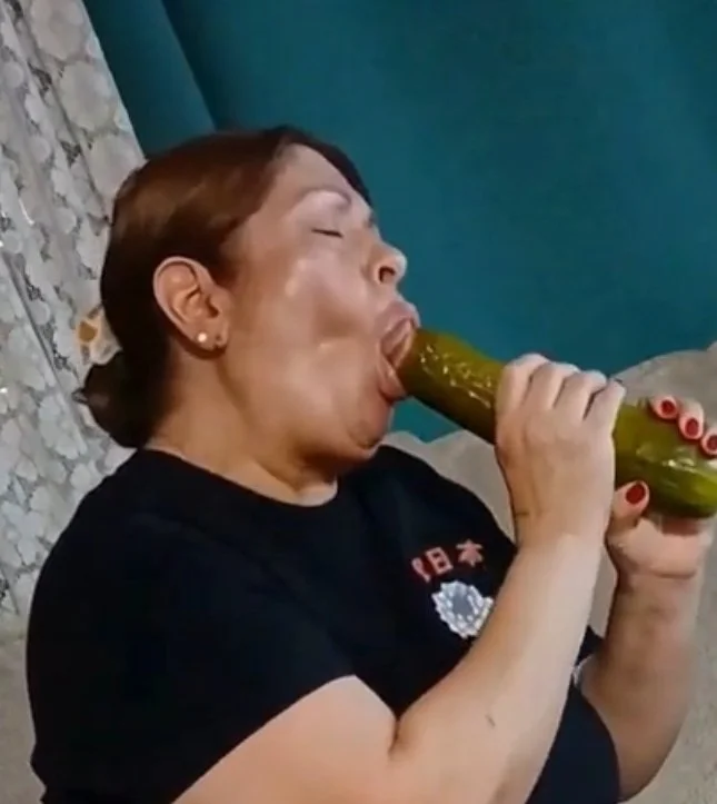 My milf aunt maria sucking like a damn pro 🥵 image 2