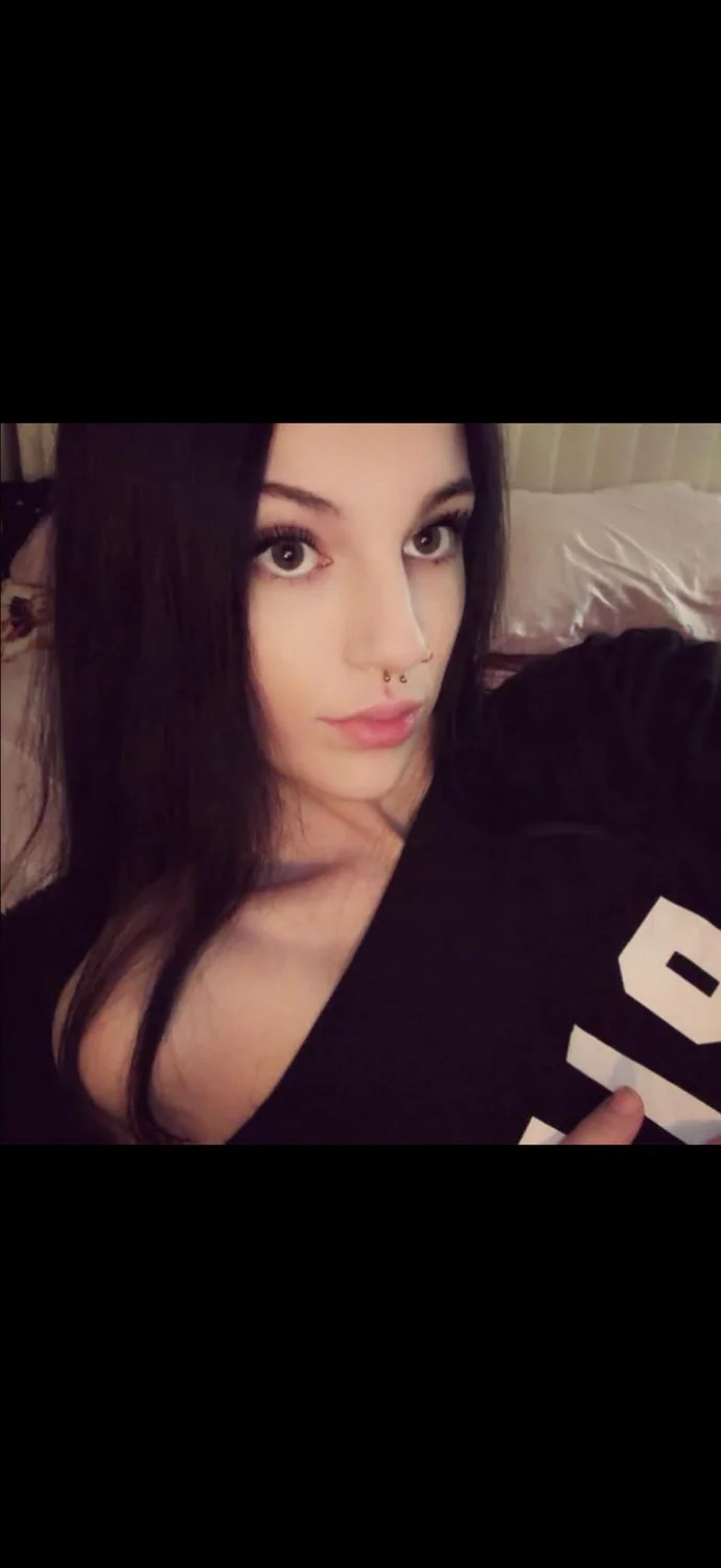 Sexy slut image 3