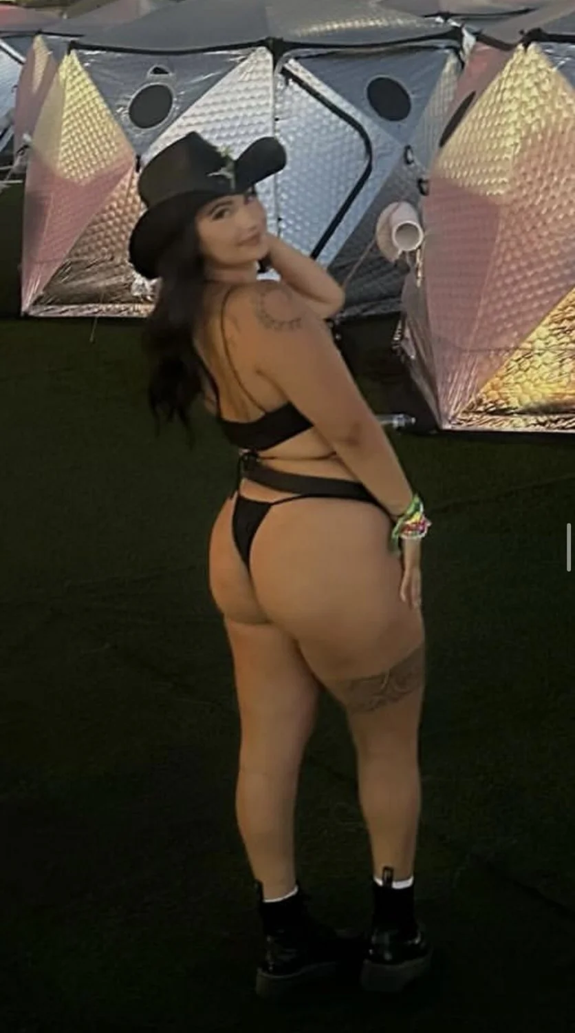 Thick big booty Latina slut loves BBC image 12