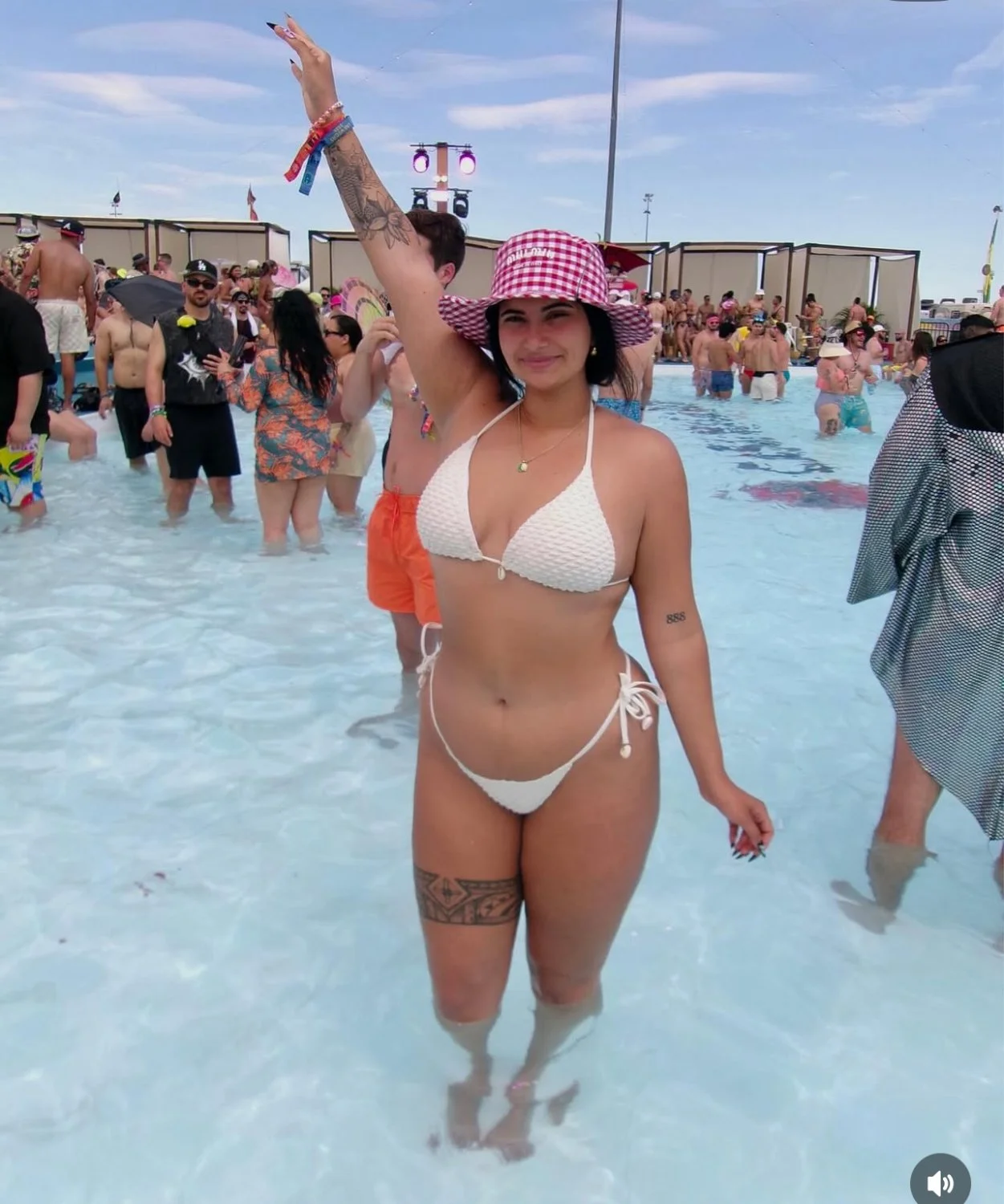 Thick big booty Latina slut loves BBC image 22