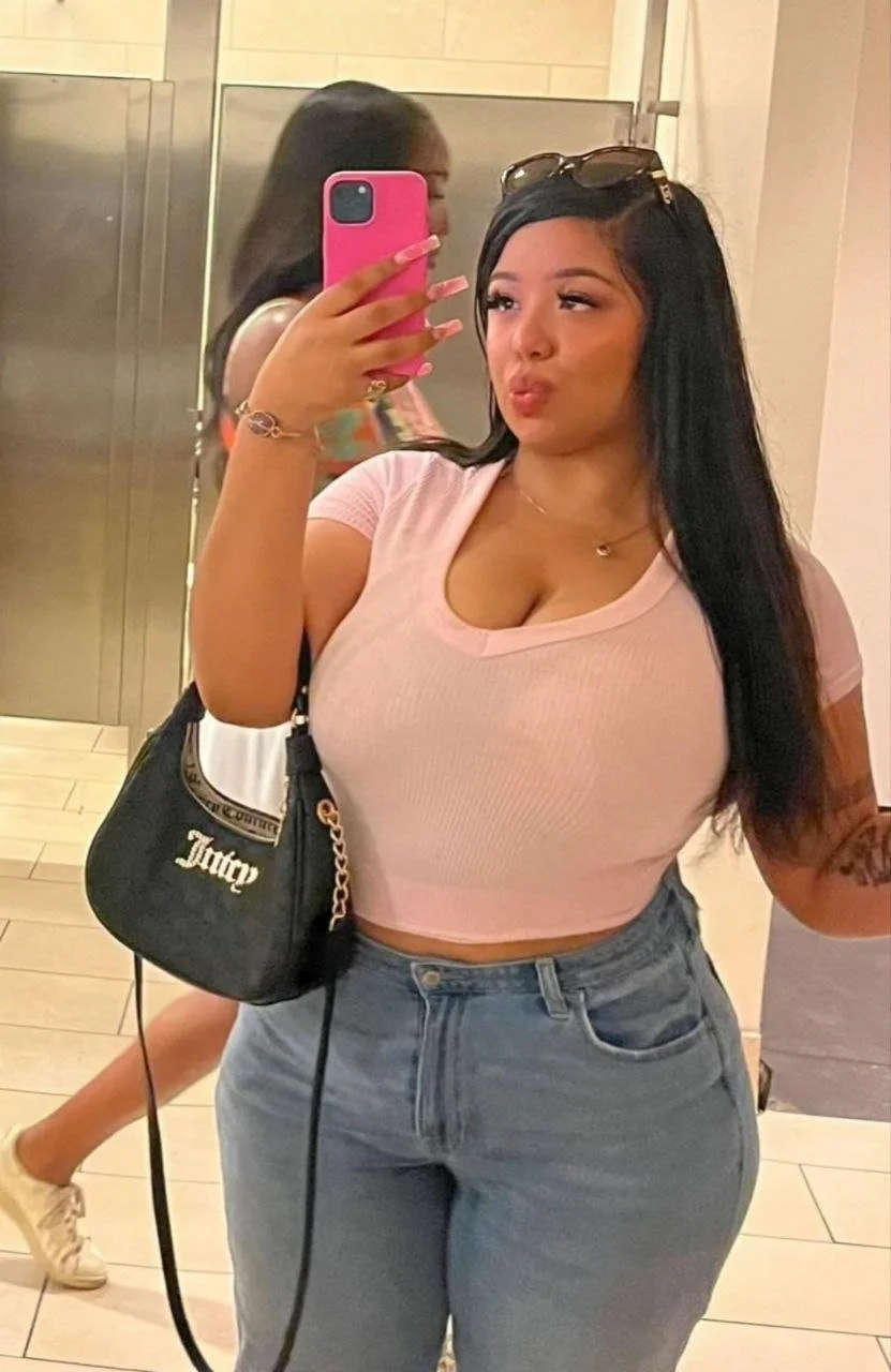 Curvy latina for your pleasure image 5
