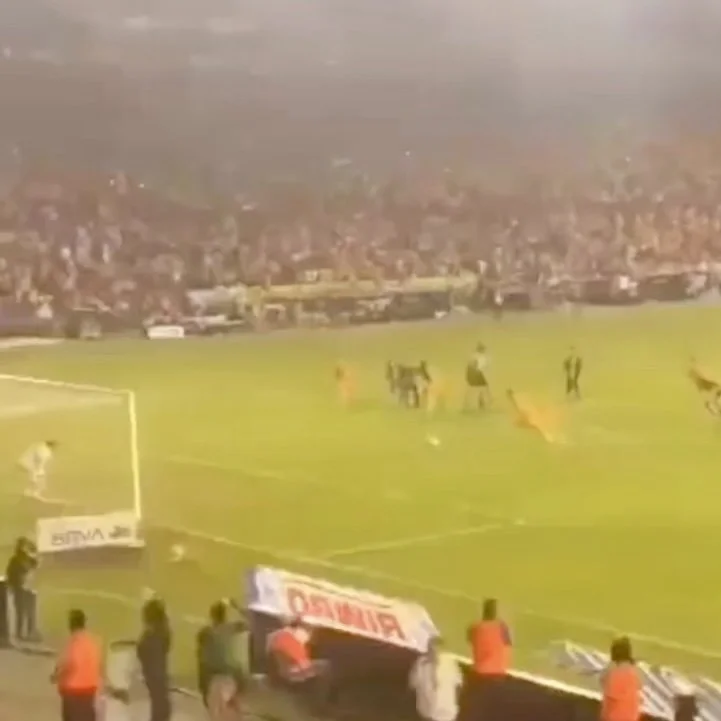 Flashing as her boyfriend makes a GOOOOOOOOAL. main image