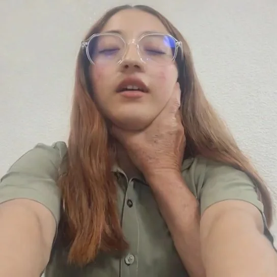 Cogiendo a la hija de mi amigo image 2