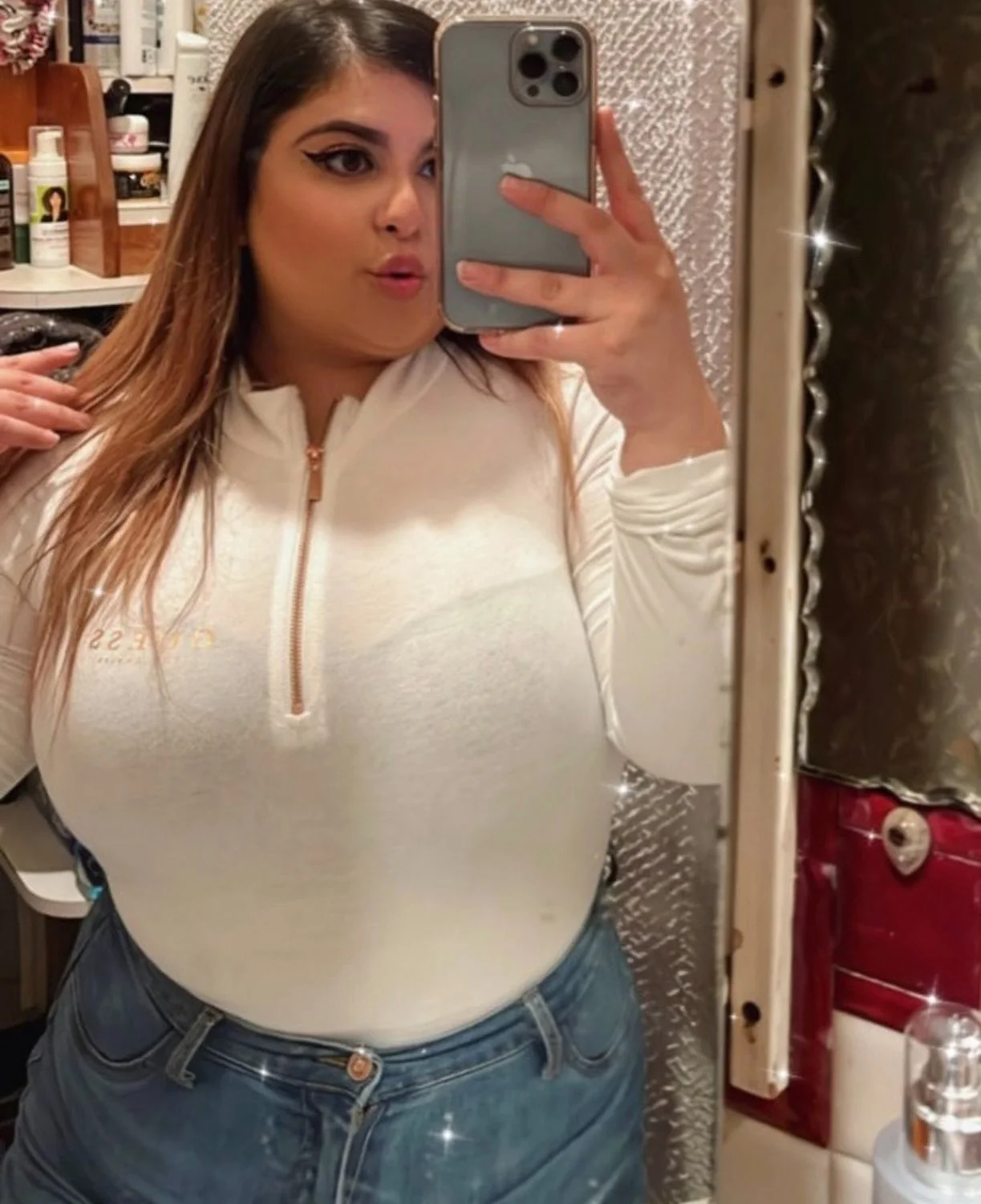 Chicago Latina hoe anyone? image 4