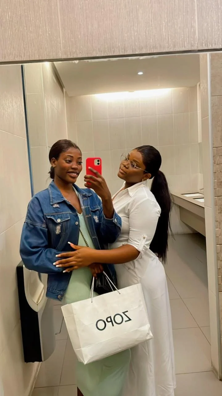 Festa da Cynthia entre mulheres, gostosas de biquíni 🇦🇴🤤😋🤩 main image