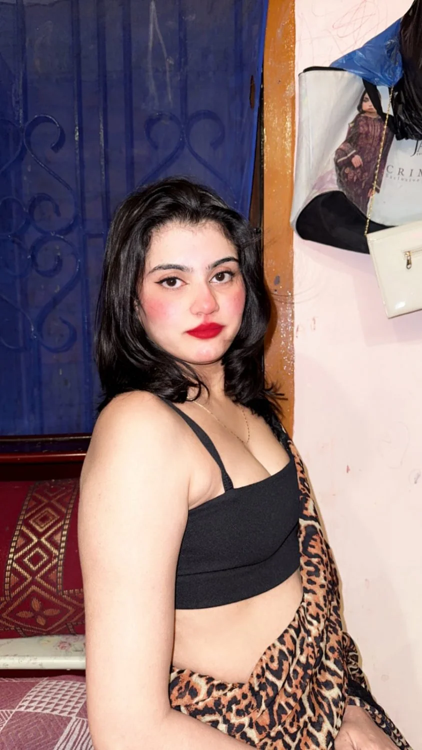 Desi hot sexy 30 years old wife's clear pussy leak photos and videos. image 43