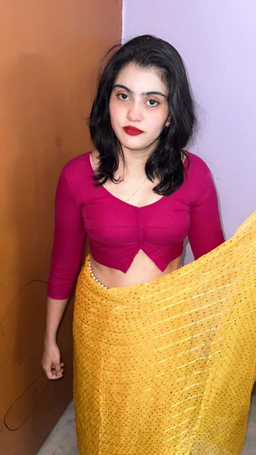 Desi hot sexy 30 years old wife's clear pussy leak photos and videos. image 5