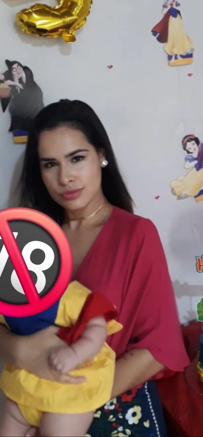 Morena tatuada cavala ama pagar um boquete! Puta vazada n perde oportunidade pra mamar uma rola main image