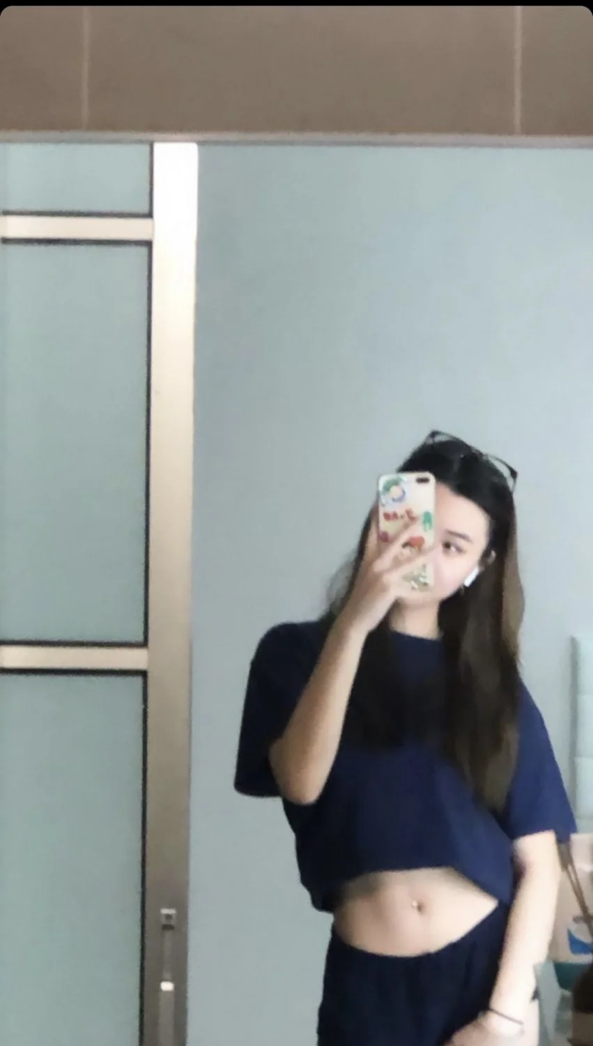 Asian Teen desireealessa image 9