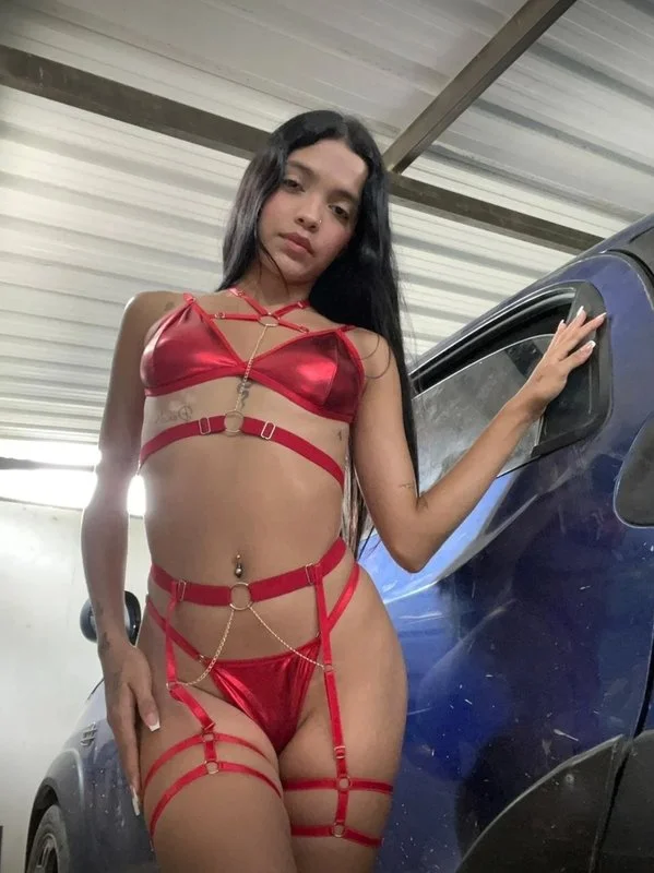 Pendeja Argentina Morocha de 19 años con rico coño con crema delicioso flakita image 6