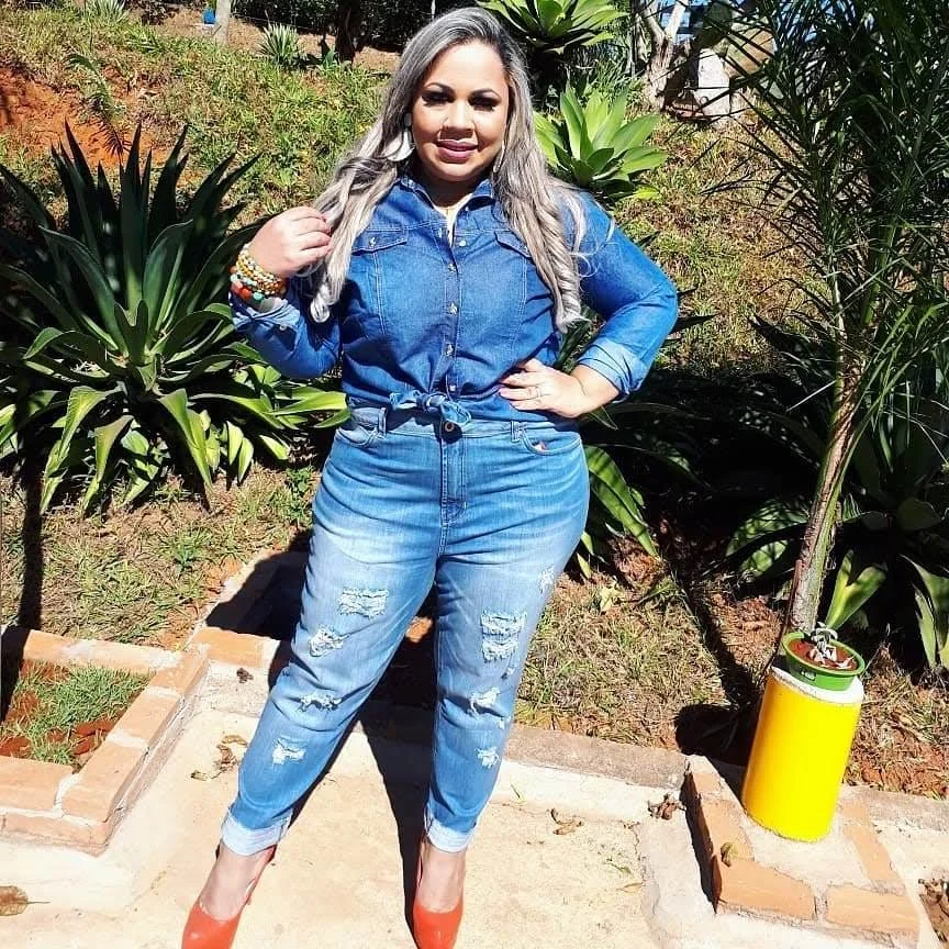 bua modelo plus gostosa 😋😋 image 8