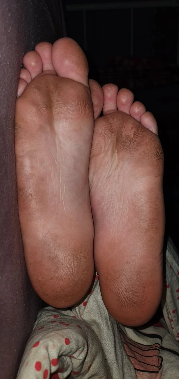 ex girlfriend soft and dirty soles image 2