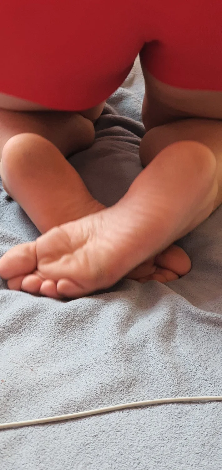 ex girlfriend soft and dirty soles image 3
