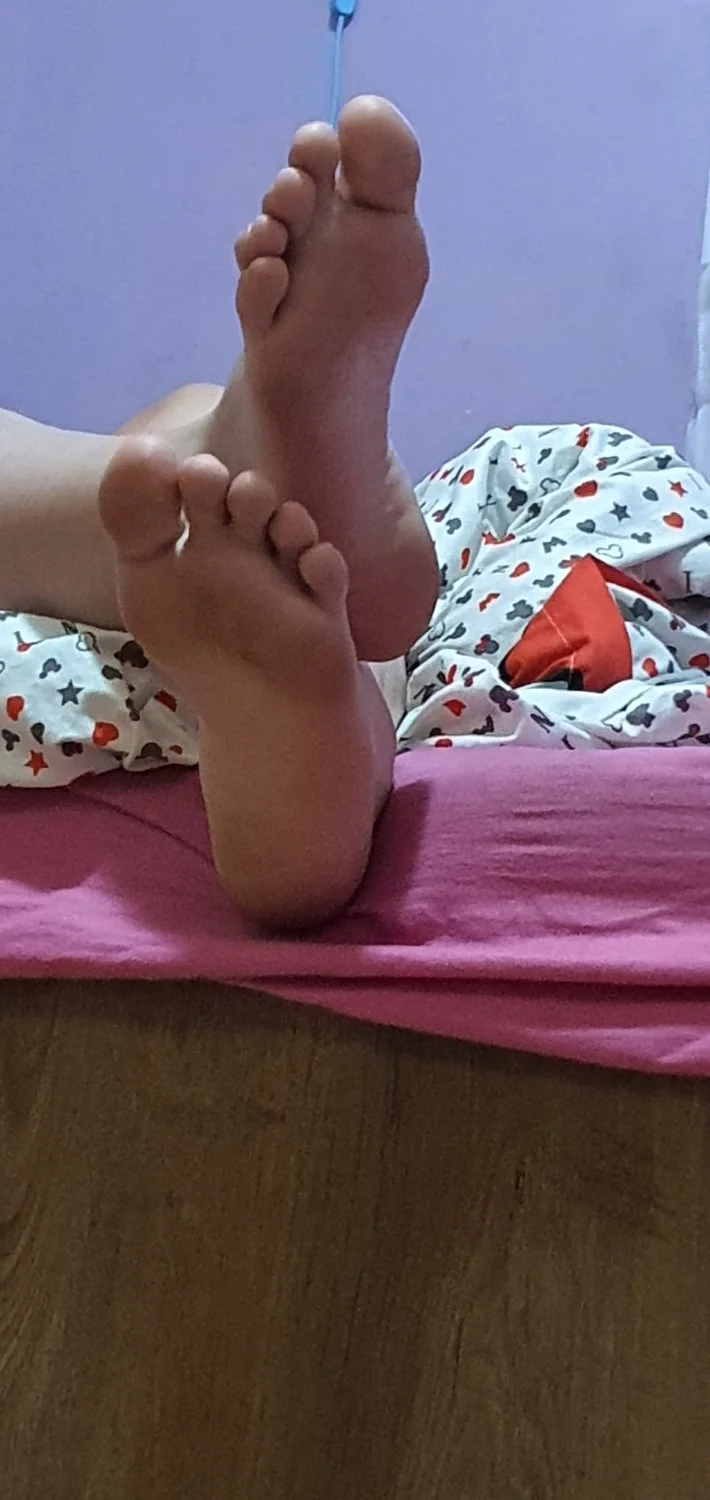 ex girlfriend soft and dirty soles image 5