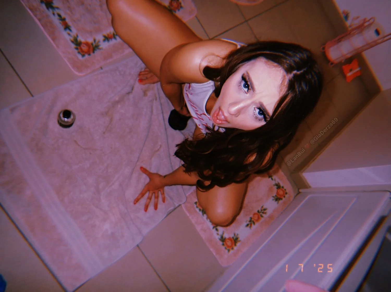A suculência do cu dessa mulher 👅🕳️ image 3