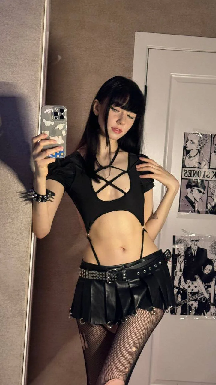 Yoursmalldoll image 27